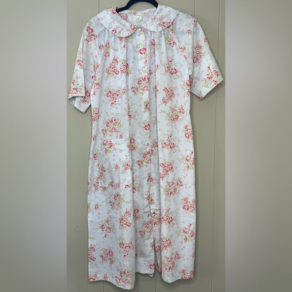 Belle Fleur VTG Floral Mother of Pearl Button Down Housecoat Robe Medium